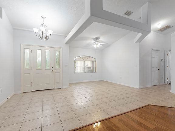 3rd image of 64 Brooklyn Ln
