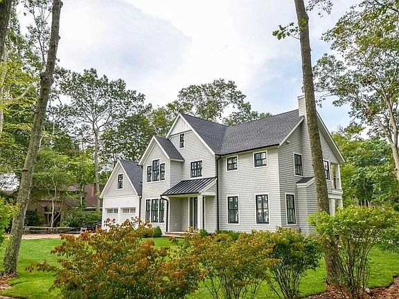 2nd image of 702 Wiggins Ln