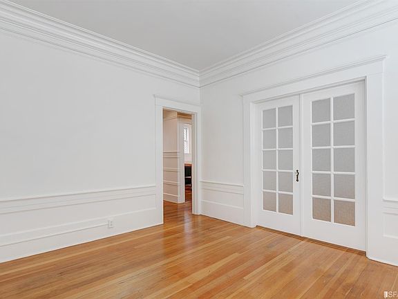 2nd image of 2664 Baker St #2662