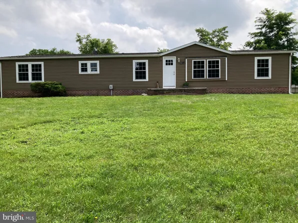 1054 Heather Dr, Chambersburg, PA 17202