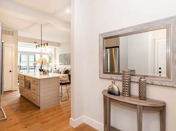 29 Woodbine St Unit 107, Somerville, MA 02143