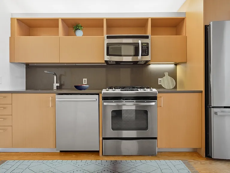 8 Spruce St #19U — Photo 3