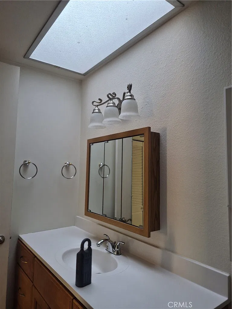 2 bed, 866 sqft, $2,500 — Photo 2