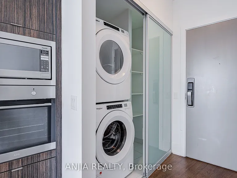 10 York St #5608 — Photo 19