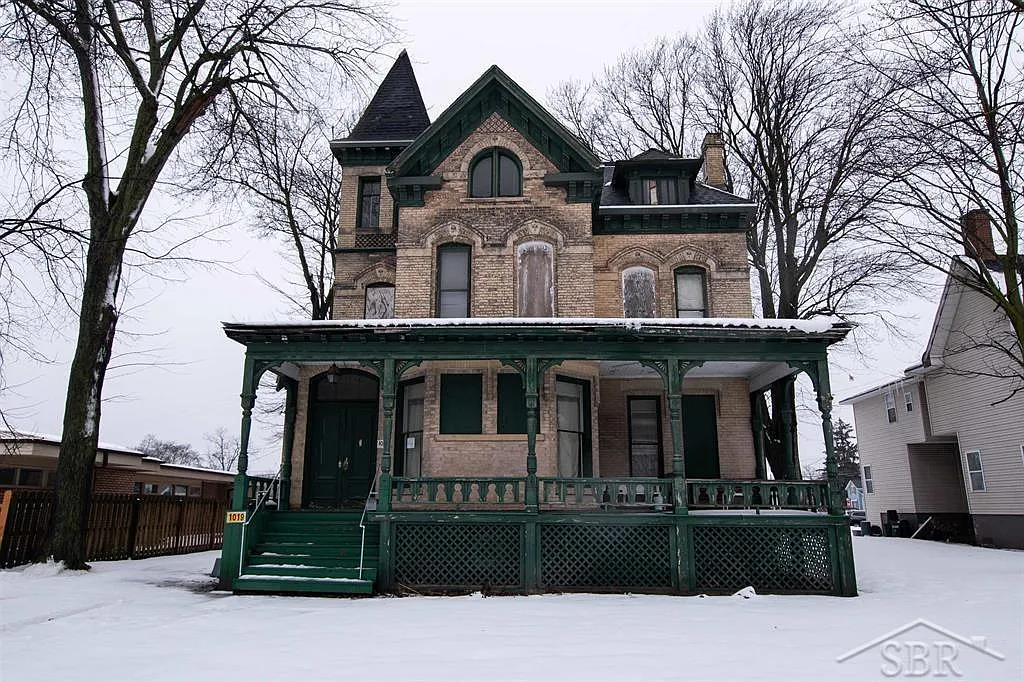 1019 N Michigan Ave photo 1