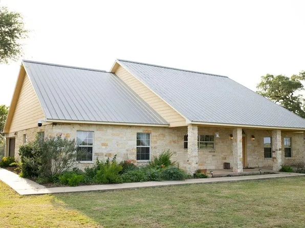 3240 Concrete Edgar Rd, Cuero, TX 77954