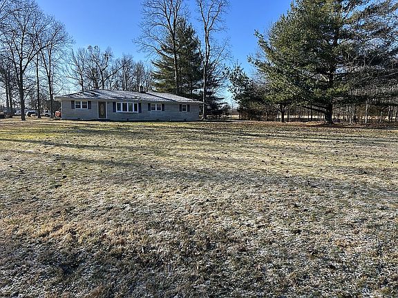 2nd image of 10490 Twin Oaks Dr