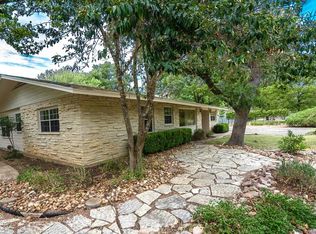 224 Hummingbird Ln, Kerrville, TX 78028