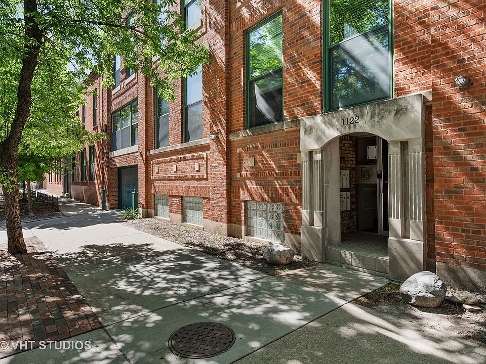1st image of 1122 W Newport Ave APT 2E