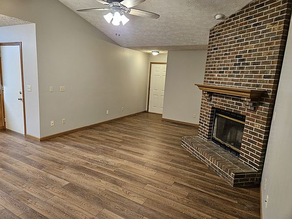 3rd image of 3495 Woodbury Dr
