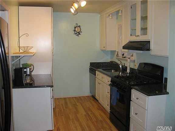 3rd image of 58 Charleston Dr
