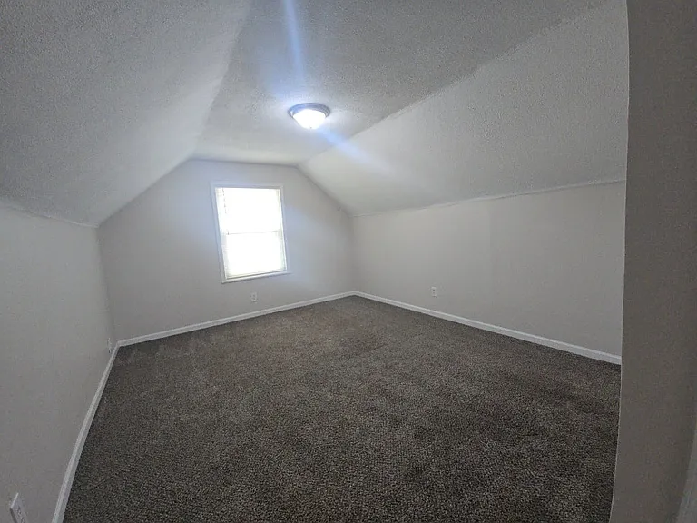 1011 Blakley Dr — Photo 18
