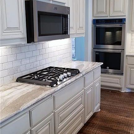 3rd image of 3316 Sequoia Ln