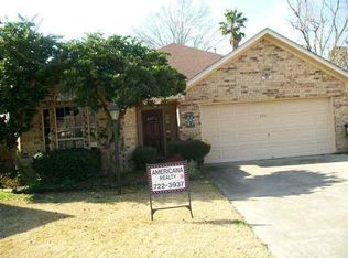 3941 Suncrest Dr, Groves, TX 77619