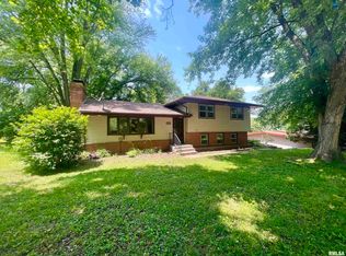 2412 W 3rd St, Coal Valley, IL 61240