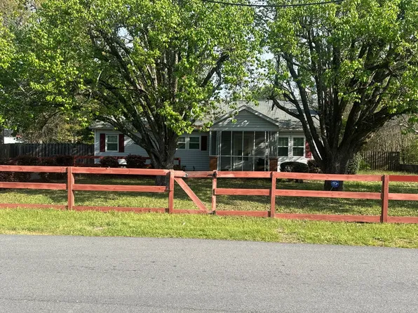 401 E Howard St, Wrens, GA 30833