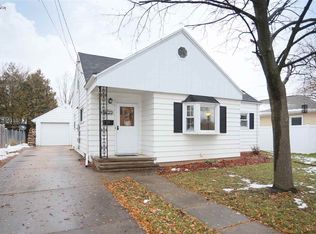 618 7th St, Menasha, WI 54952