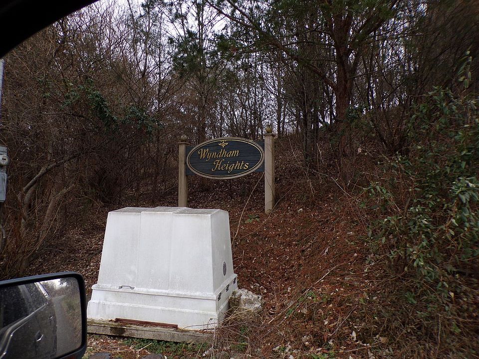 2nd image of 141 Falcon Crest Dr
