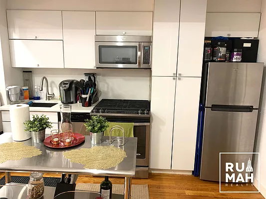 Rented by Rumah Realty Inc | media 21