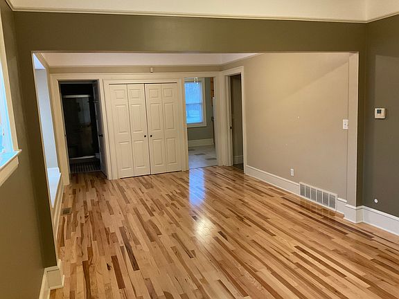 2nd image of 2-1461 W 85th St #2