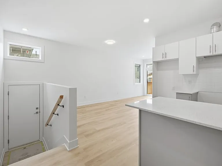 157 Glynn Ave #B — Photo 4