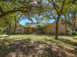 102 Wilcox Dr, Burnet, TX 78611