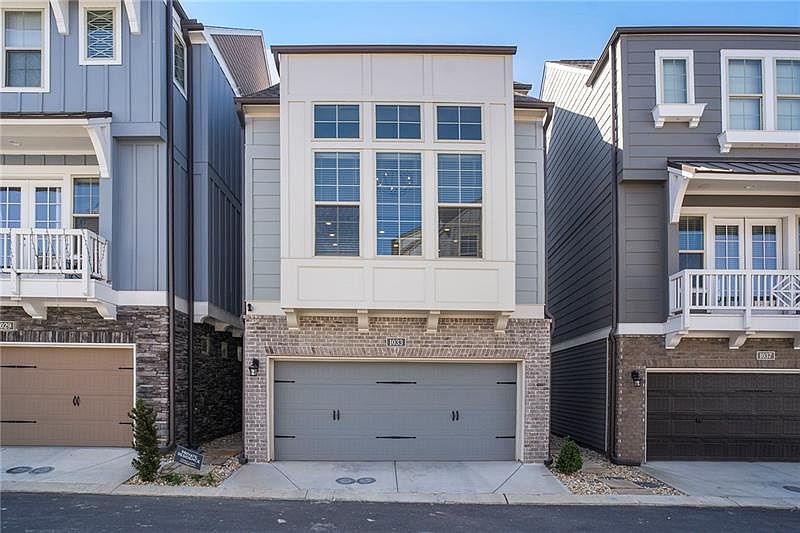 1st image of 1033 SE Kirkland Cir