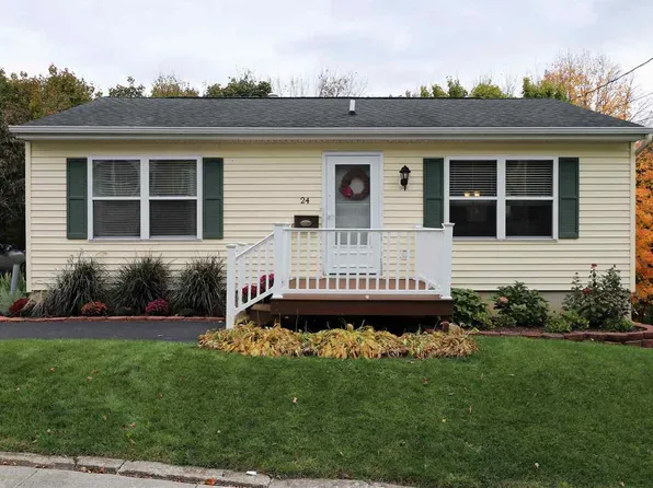 22 Stillwater St, Mechanicville, NY 12118