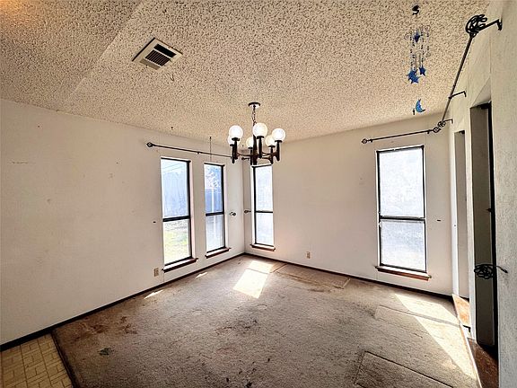 4th image of 1328 Timbercreek Rd