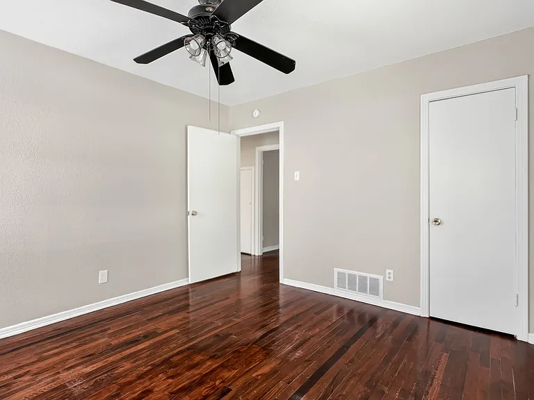 10943 Desdemona Dr — Photo 19