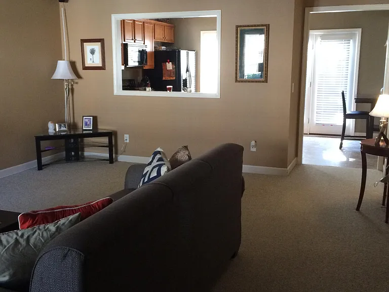 8 Amity Ln — Photo 3