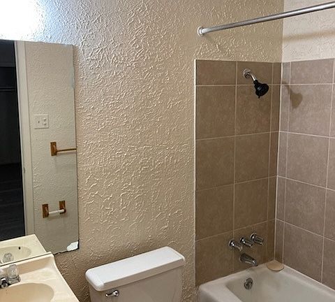 5th image of 914 S 13th St