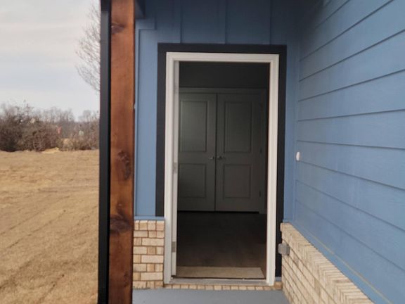 5th image of 1600 SW Casuarina Dr #2