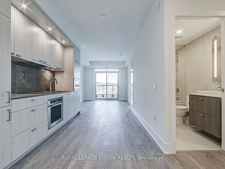 858 Dupont St #723 — Photo 9