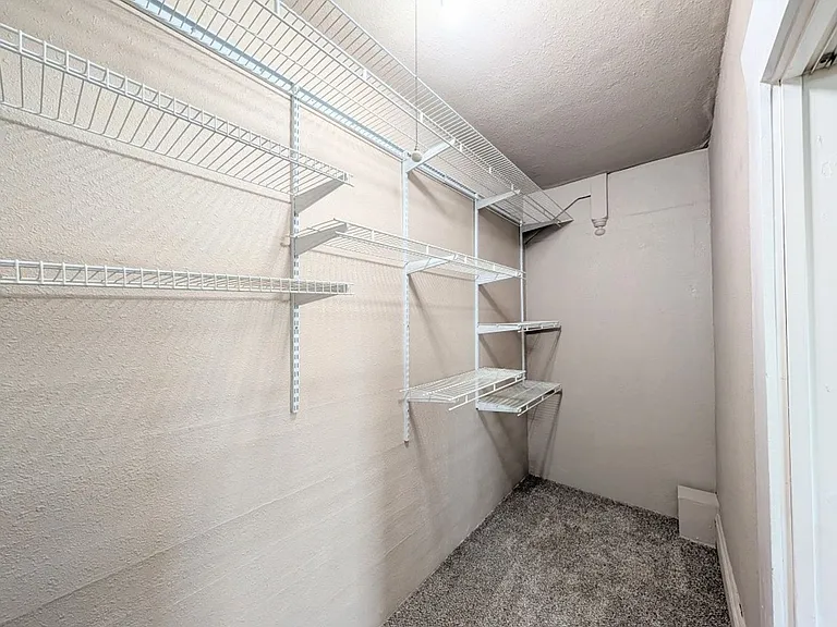1020 Wall St — Photo 12