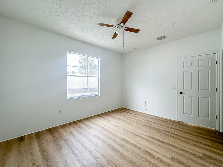 402 Sunset View Dr — Photo 16