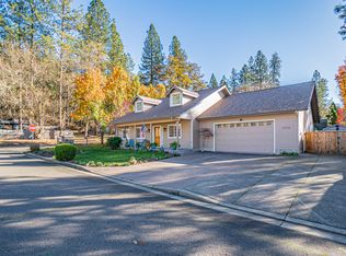 1025 Anglers Pl, Shady Cove, OR 97539