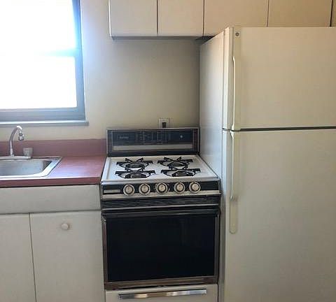 5th image of 277 Linwood Ave