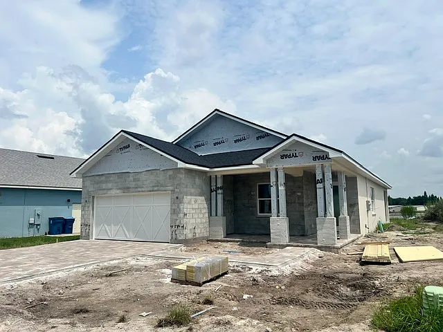 2083 Maverics Dr