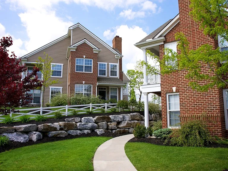 The Crest at Elm Tree — Photo 15