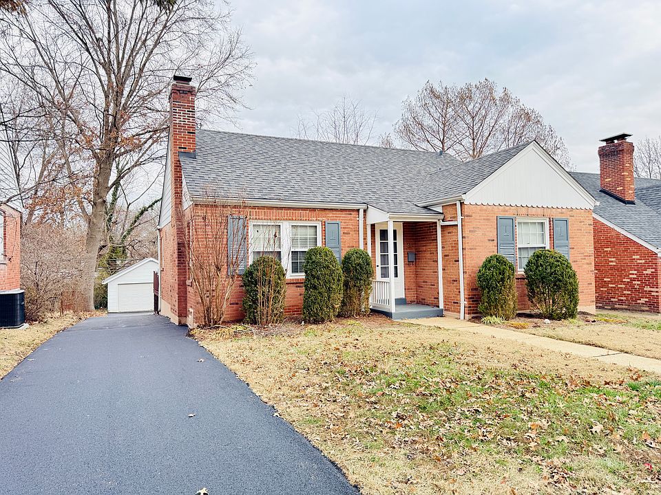 1st image of 814 Blossom Ln