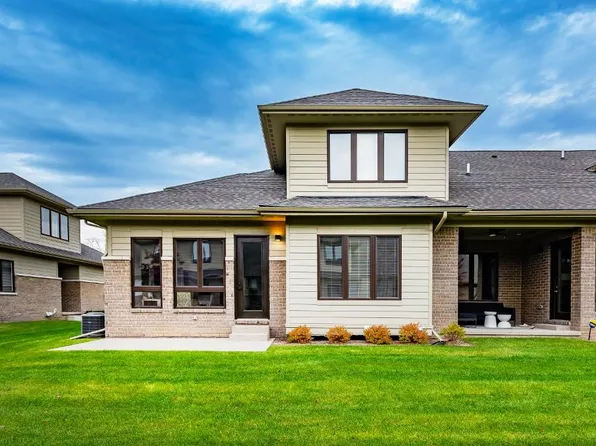 7488 Gramercy Cir, West Bloomfield, MI 48322