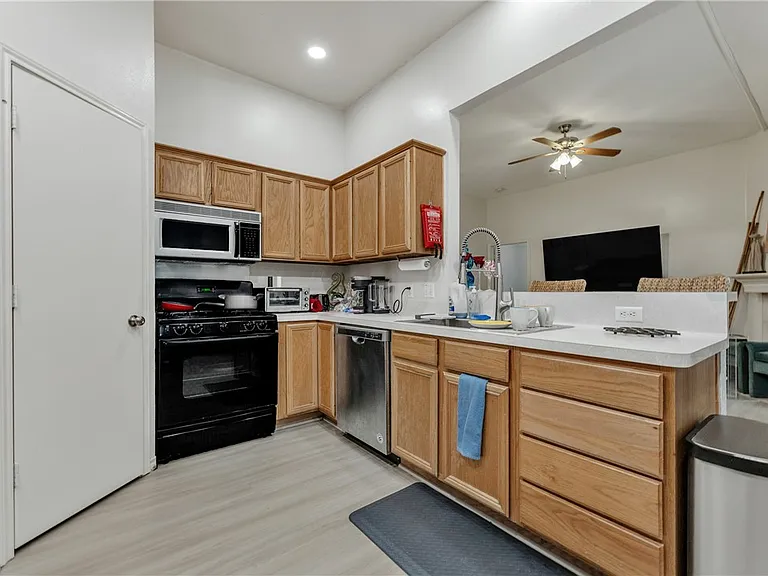 200 Copper Falls Dr — Photo 6