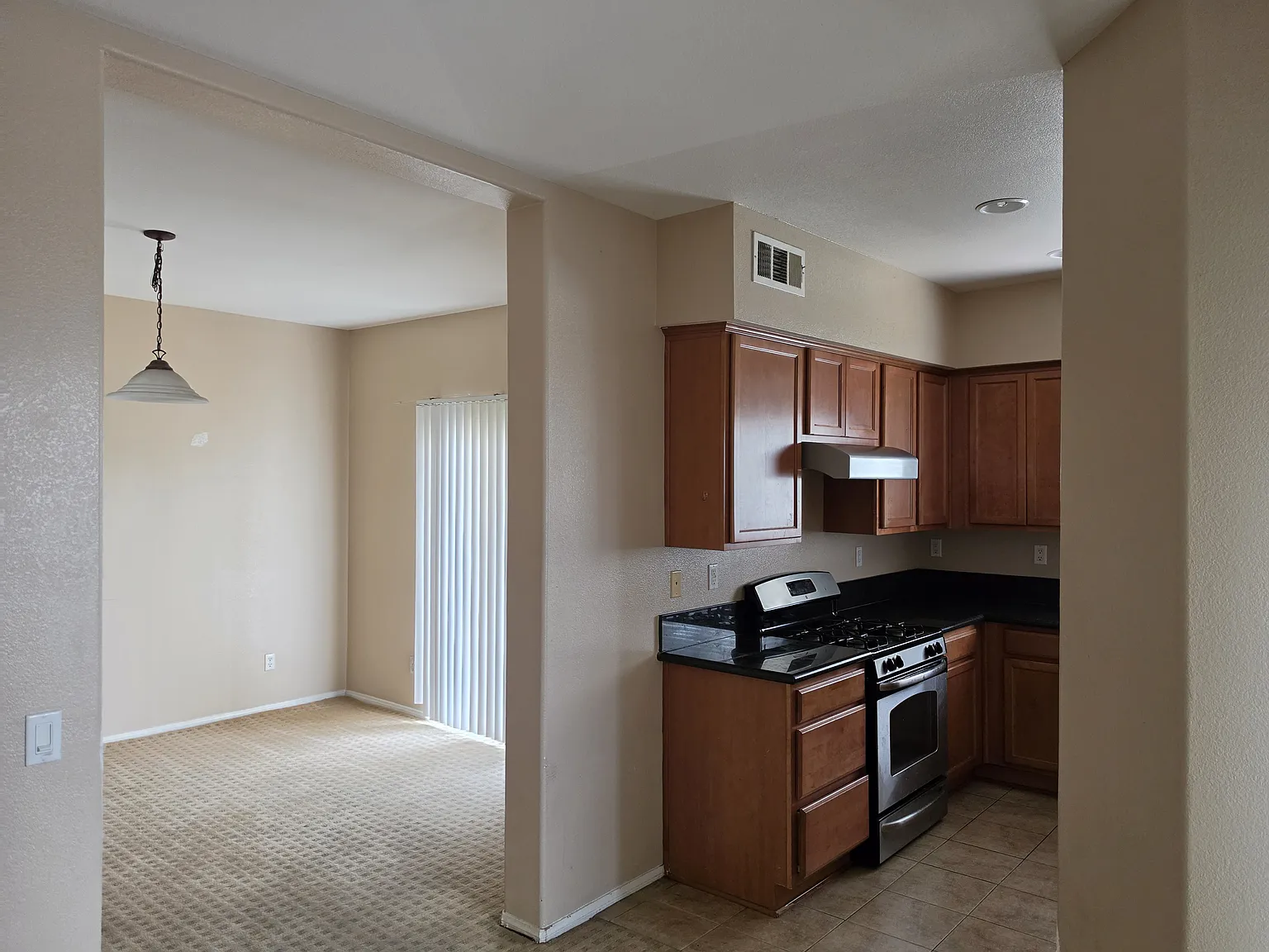 2 bed, 2.5 bath, 1778 sqft, $3,650 — Photo 2