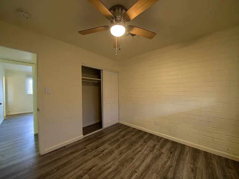 4702 N 48th Ave — Photo 11