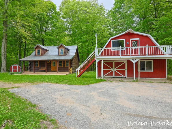 6625 E Fawn Dr, White Cloud, MI 49349