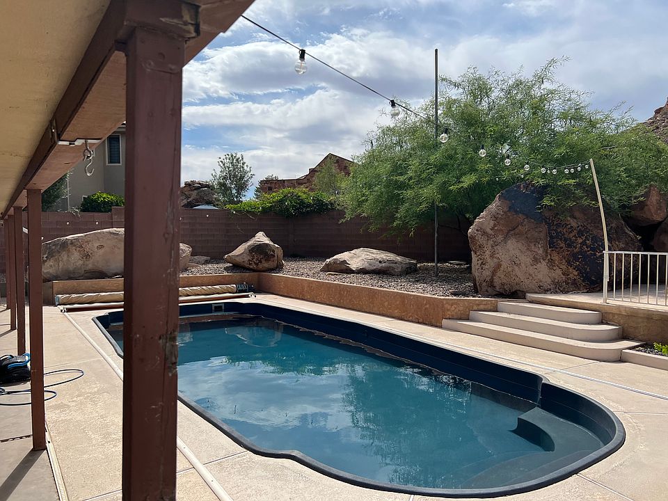 1st image of 802 W Escalante Dr