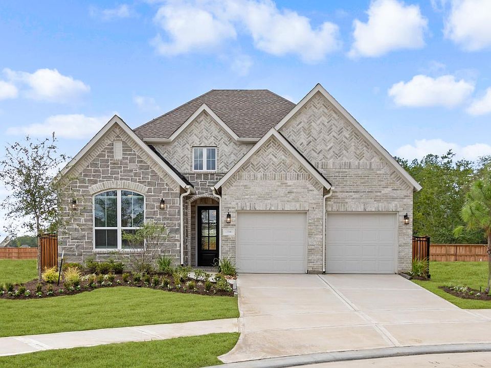Front exterior of Lavaca Tudor home