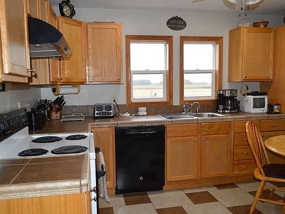 4th image of 3183 N County Road 500 W