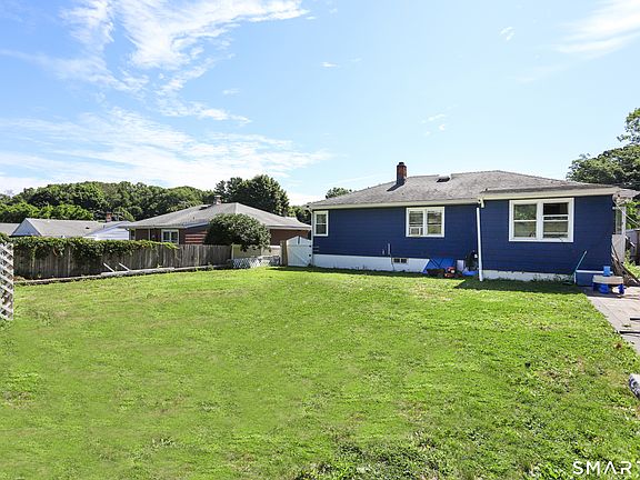 4th image of 304 Summit Street